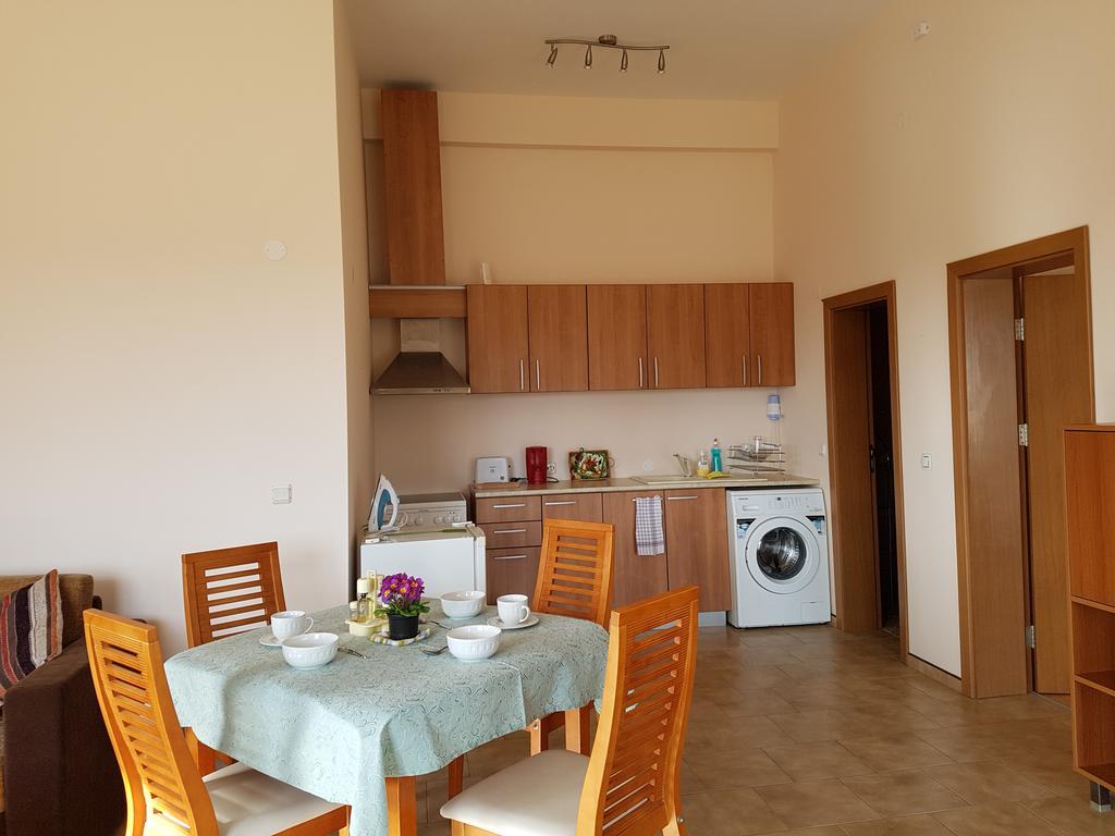 Villa Ketli Apartment Bliznatsi Ngoại thất bức ảnh